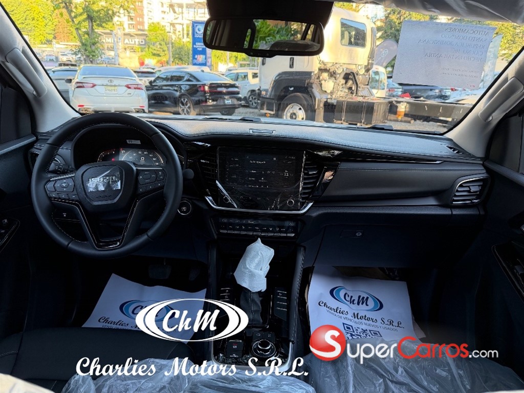 2027 Isuzu Mux — foto 10 / 12