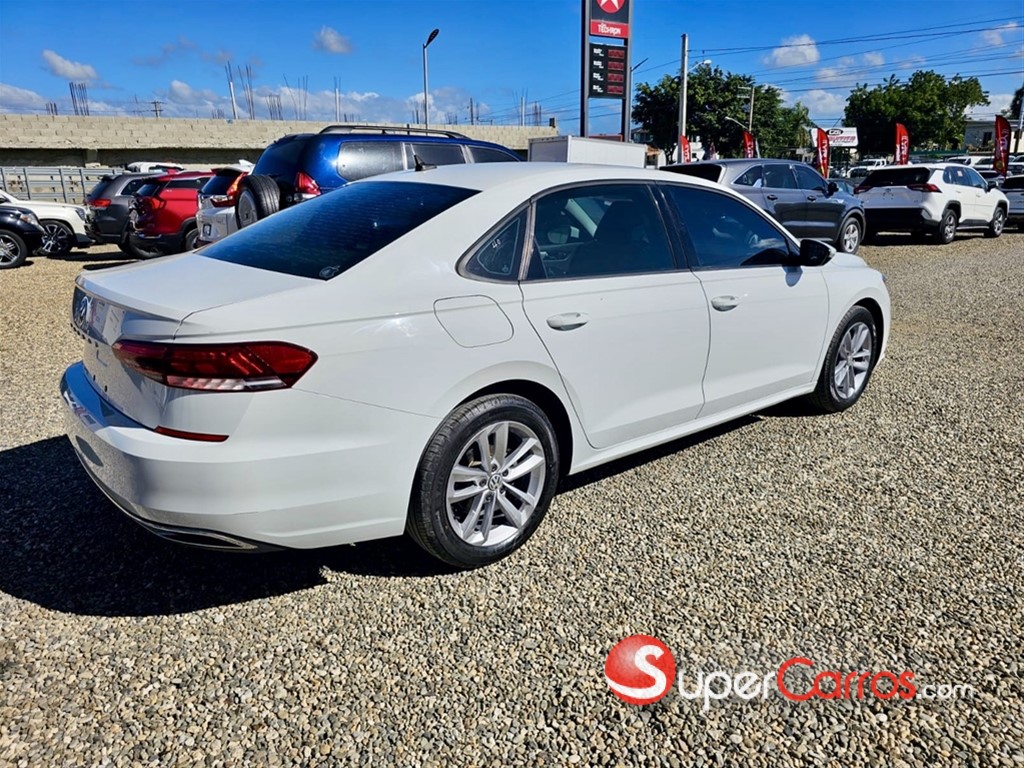 2020 Volkswagen Passat SE — foto 2 / 10