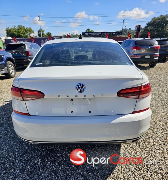 2020 Volkswagen Passat SE — foto 6 / 10