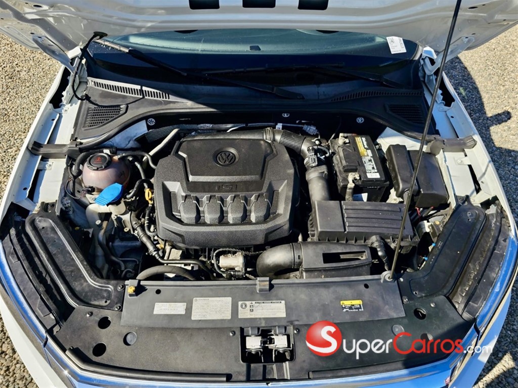 2020 Volkswagen Passat SE — foto 9 / 10