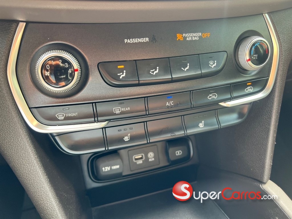 2020 Hyundai Santa Fe SEL — foto 9 / 11