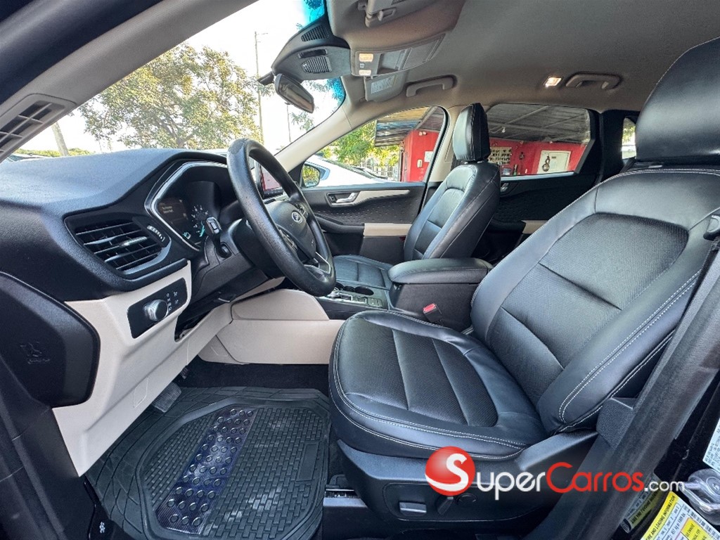 2020 Ford Escape SE — foto 8 / 11