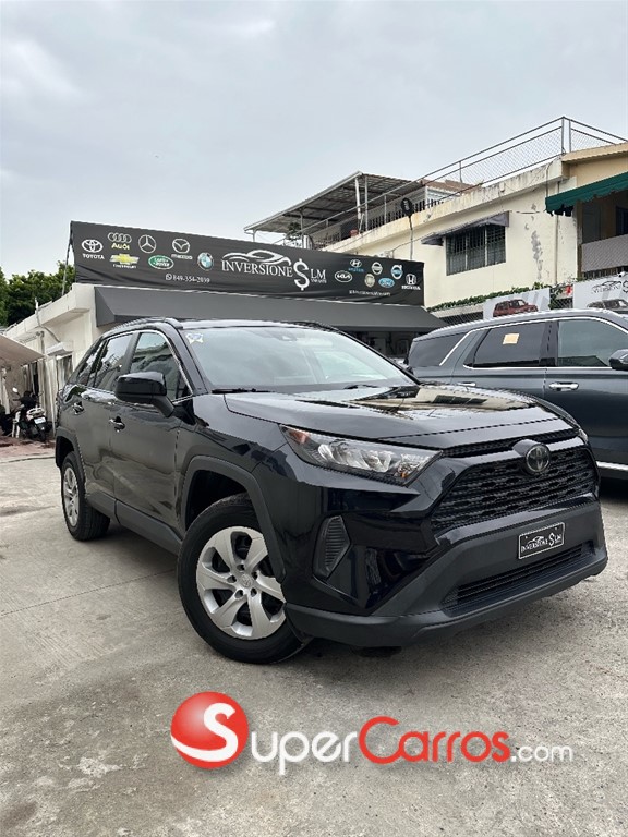 2020 Toyota RAV4 LE