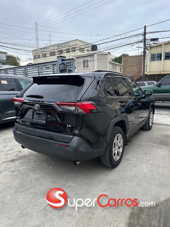 2020 Toyota RAV4 LE — foto 2 / 7