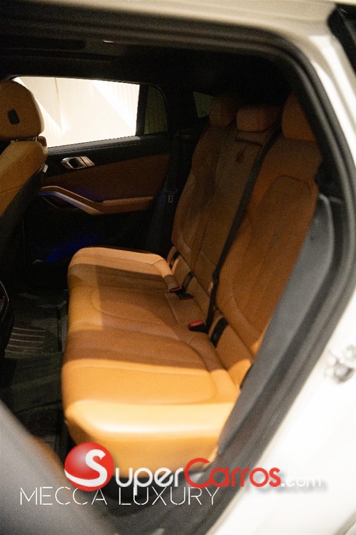 2022 BMW X 6 xDrive40i — foto 11 / 12