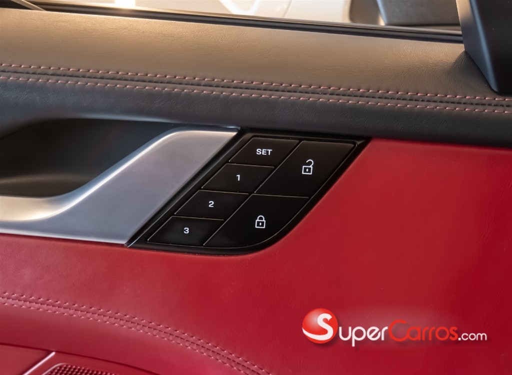 2022 Porsche 911 Turbo — foto 11 / 12