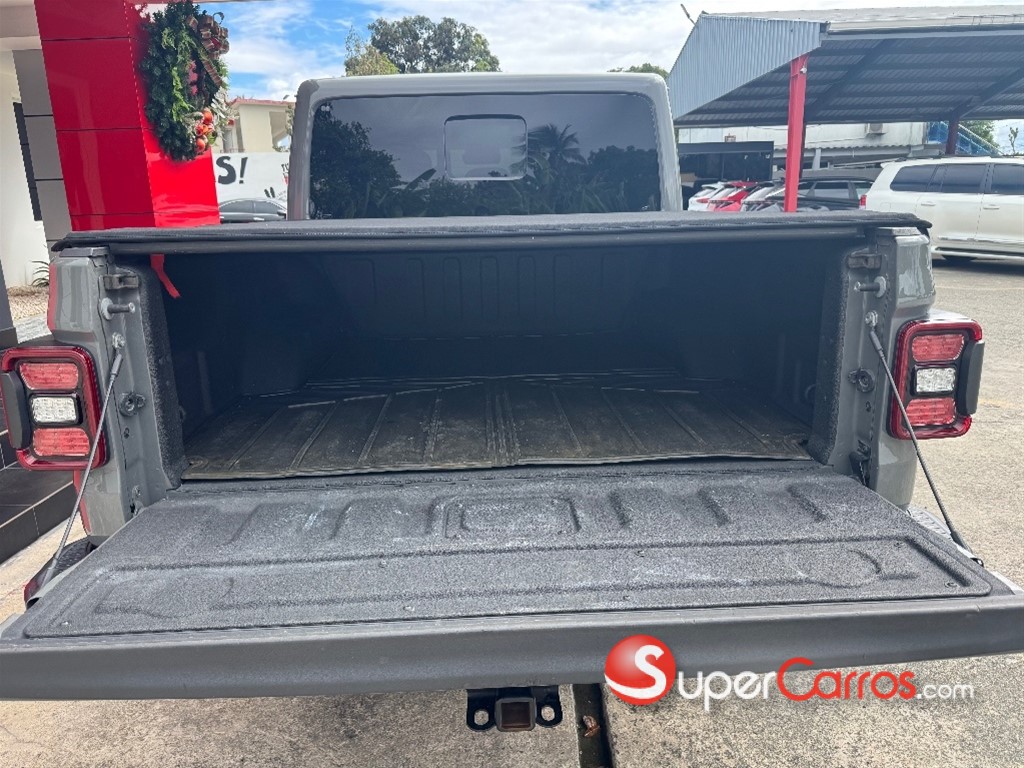 2021 Jeep Gladiator Mojave — foto 8 / 12