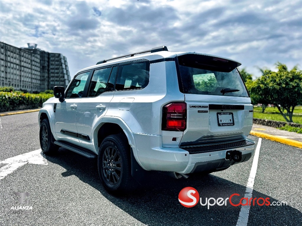 2026 Toyota Land Cruiser Prado — foto 8 / 12