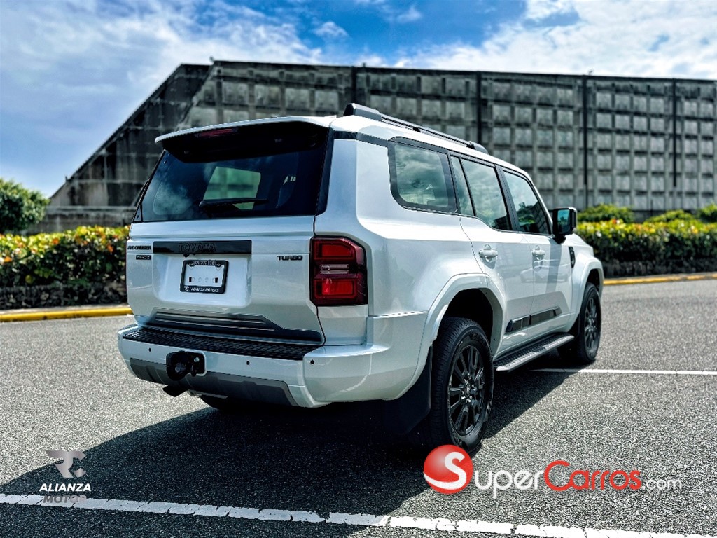 2026 Toyota Land Cruiser Prado — foto 9 / 12