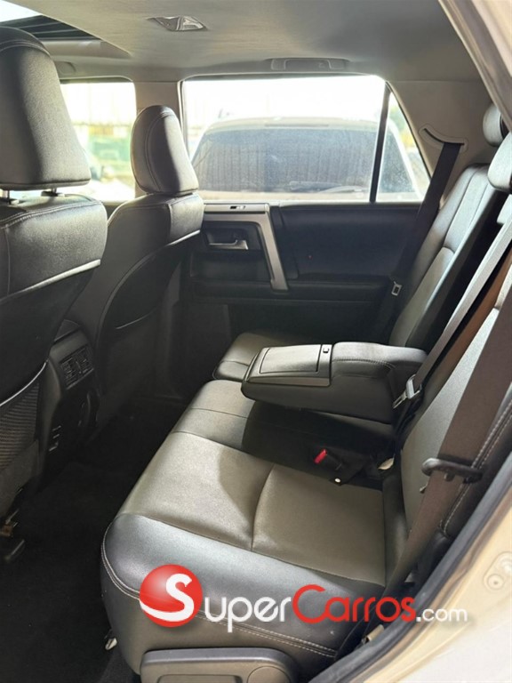 2018 Toyota 4 Runner Limited — foto 6 / 10
