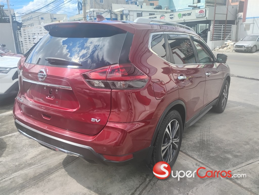 2020 Nissan Rogue SV — foto 4 / 10