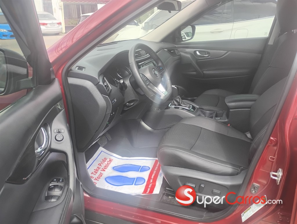 2020 Nissan Rogue SV — foto 6 / 10