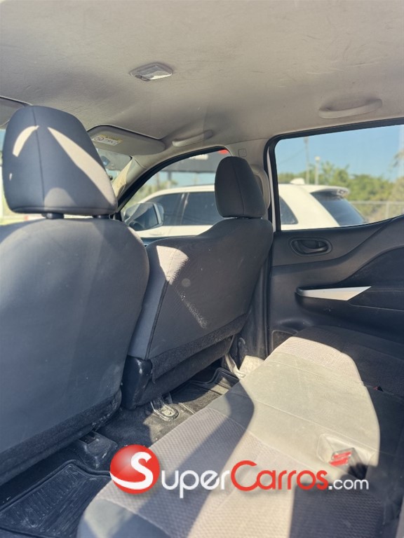 2020 Nissan Frontier D 22 — foto 8 / 9