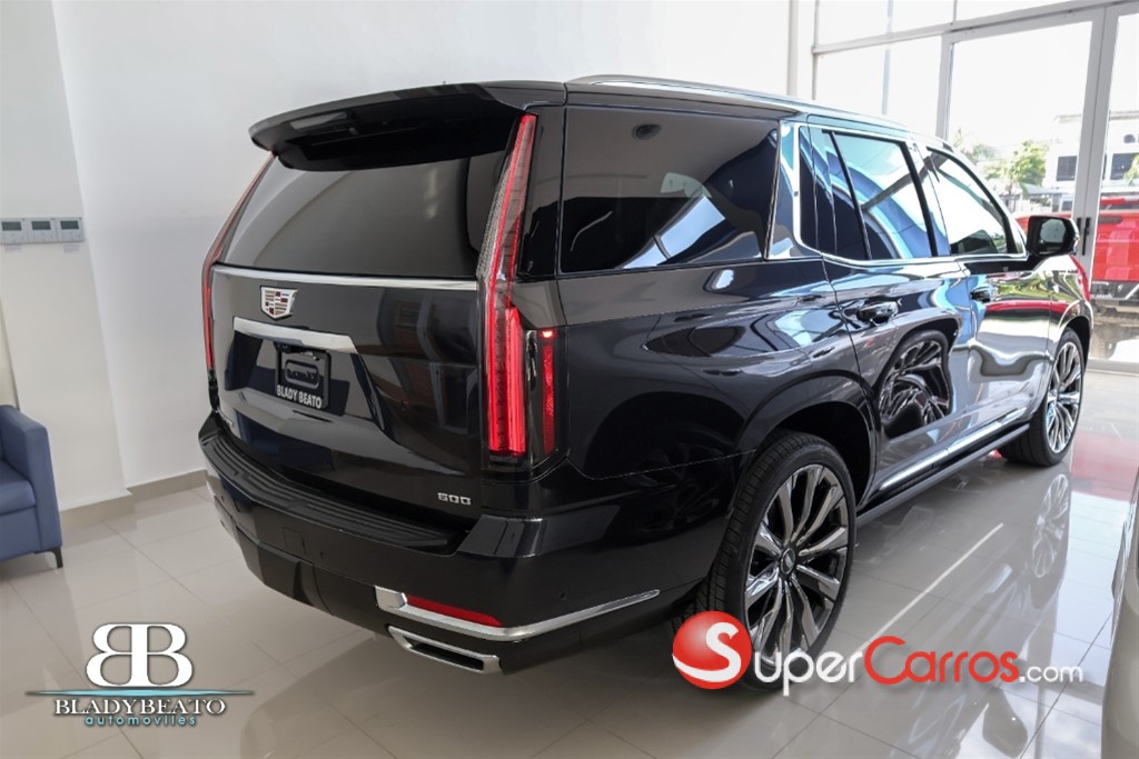 2026 Cadillac Escalade Luxury Short — foto 2 / 10