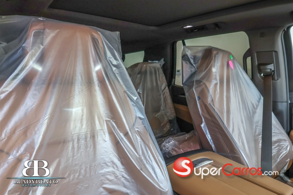 2026 Cadillac Escalade Luxury Short — foto 9 / 10