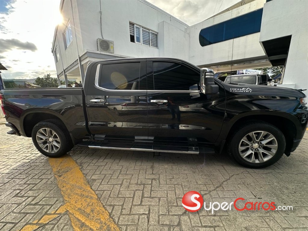 2020 Chevrolet Silverado High Country — foto 9 / 12