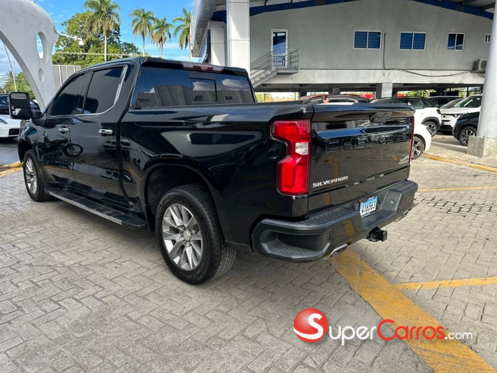 2020 Chevrolet Silverado High Country — foto 11 / 12