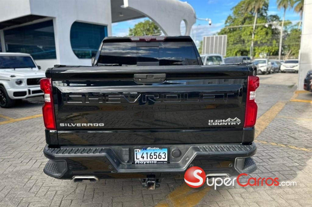 2020 Chevrolet Silverado High Country — foto 12 / 12