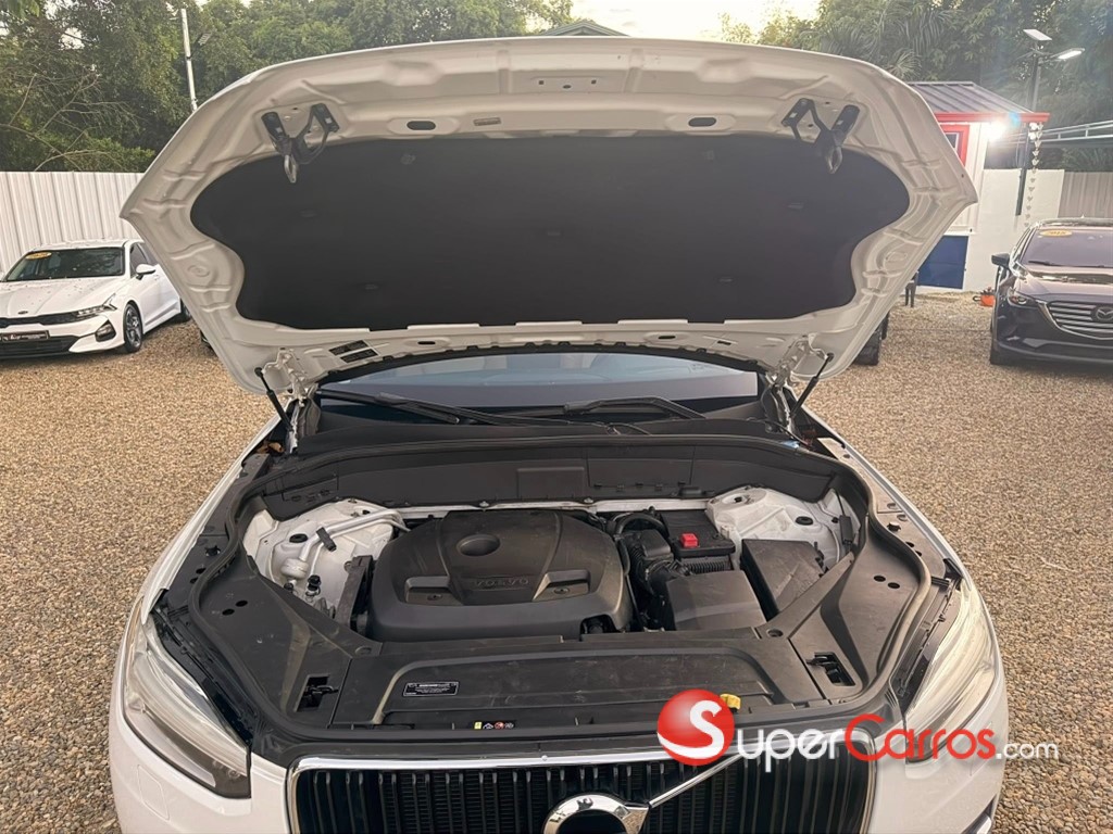 2016 Volvo XC90 Momentum T6 — foto 4 / 12