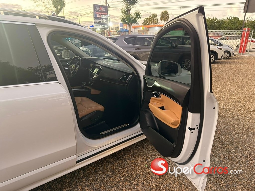 2016 Volvo XC90 Momentum T6 — foto 8 / 12