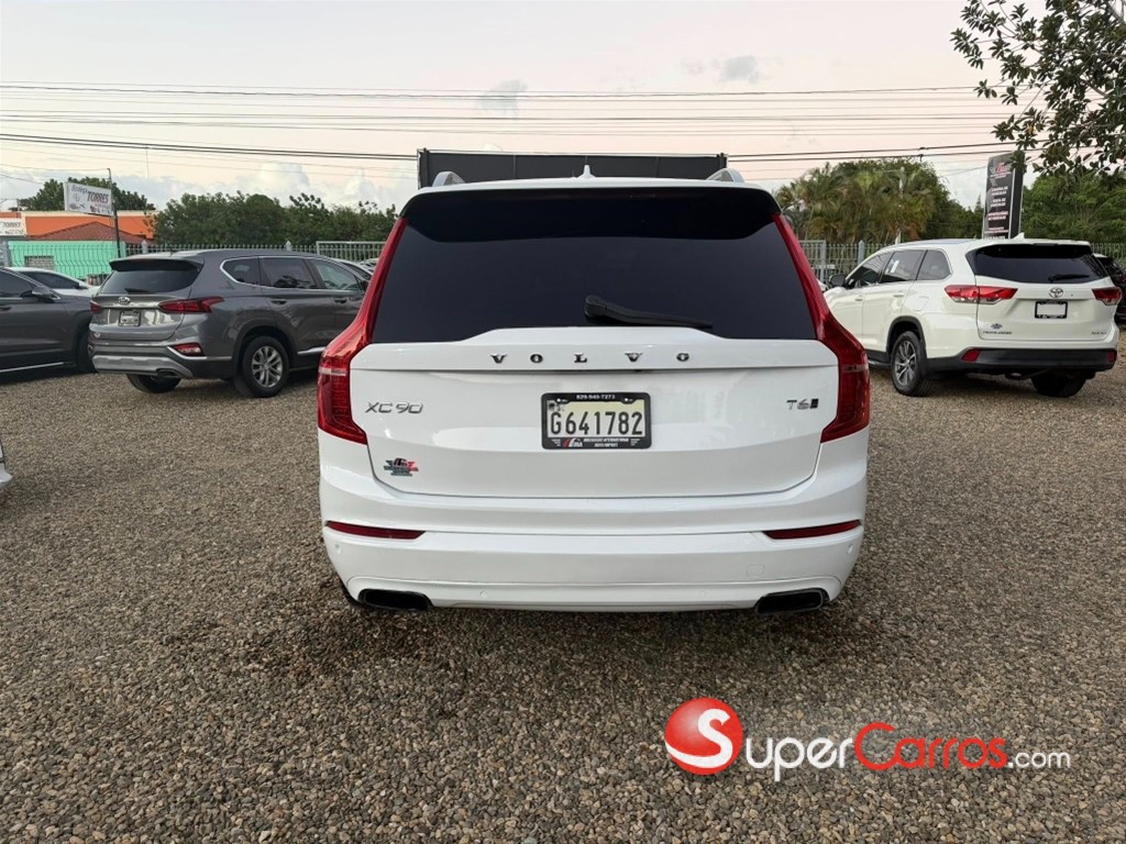 2016 Volvo XC90 Momentum T6 — foto 10 / 12