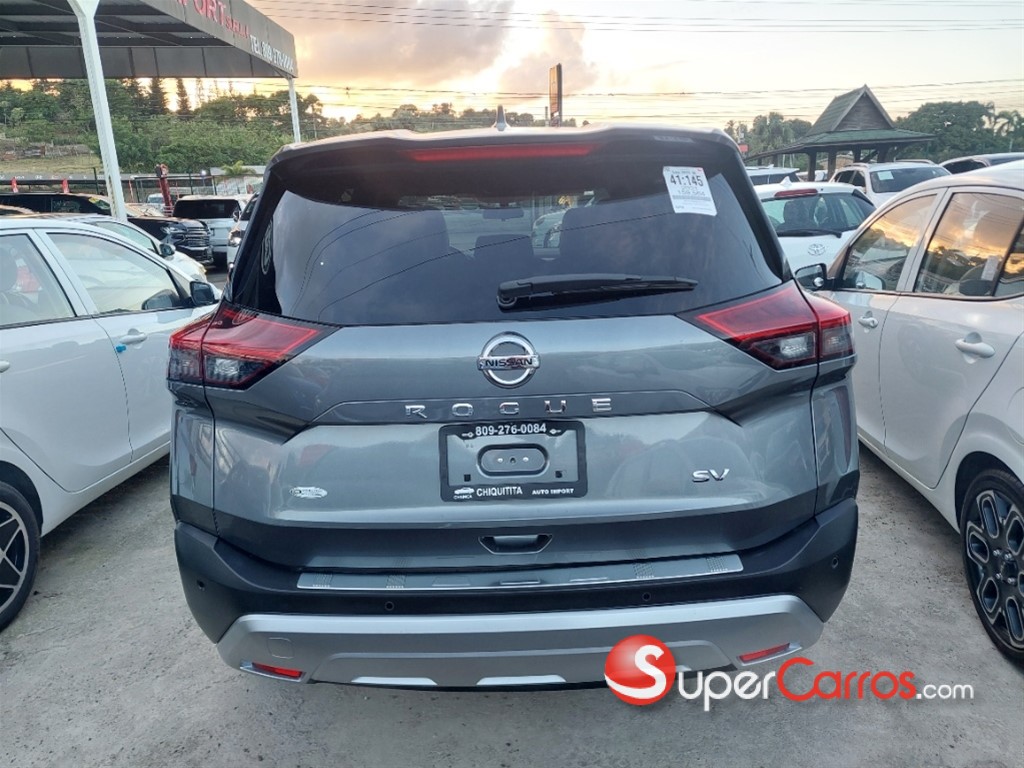 2021 Nissan Rogue SV — foto 2 / 11