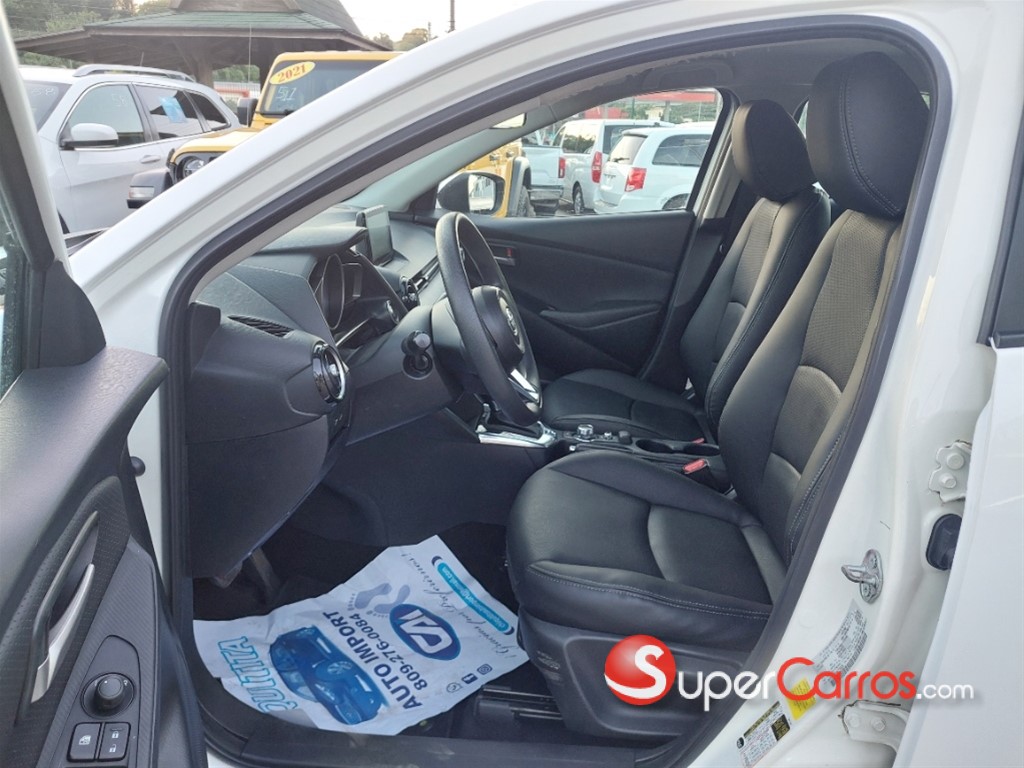 2020 Toyota Yaris Hatchback — foto 9 / 11