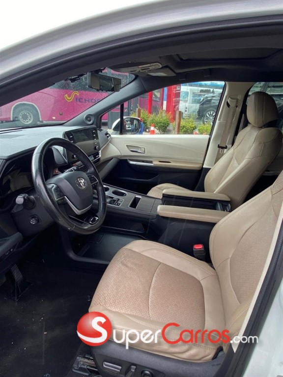 2021 Toyota Sienna Limited — foto 8 / 9