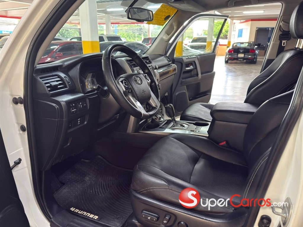 2014 Toyota 4 Runner Limited — foto 8 / 12