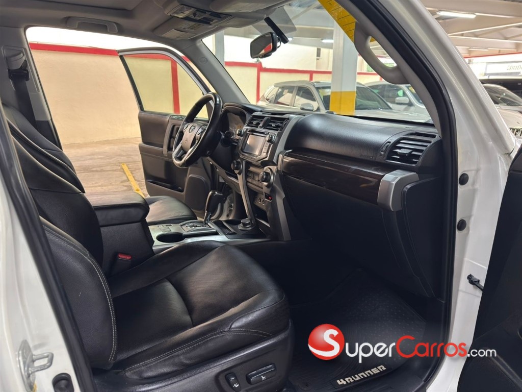 2014 Toyota 4 Runner Limited — foto 11 / 12