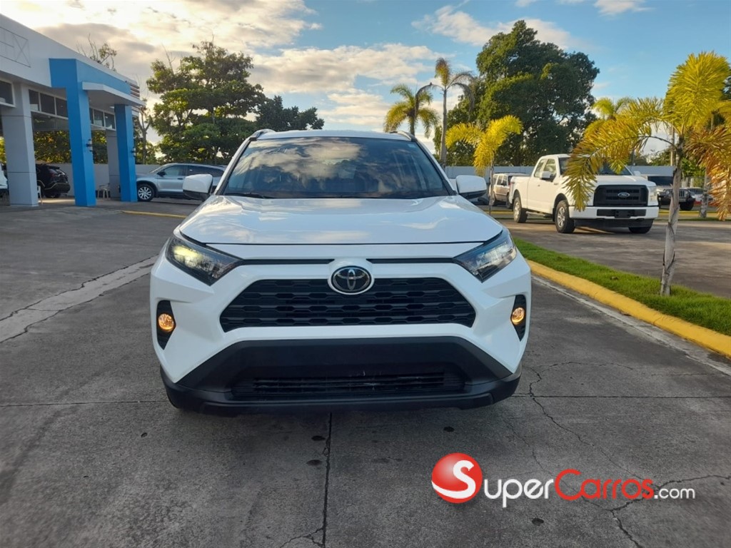 2021 Toyota RAV4 LE — foto 2 / 11