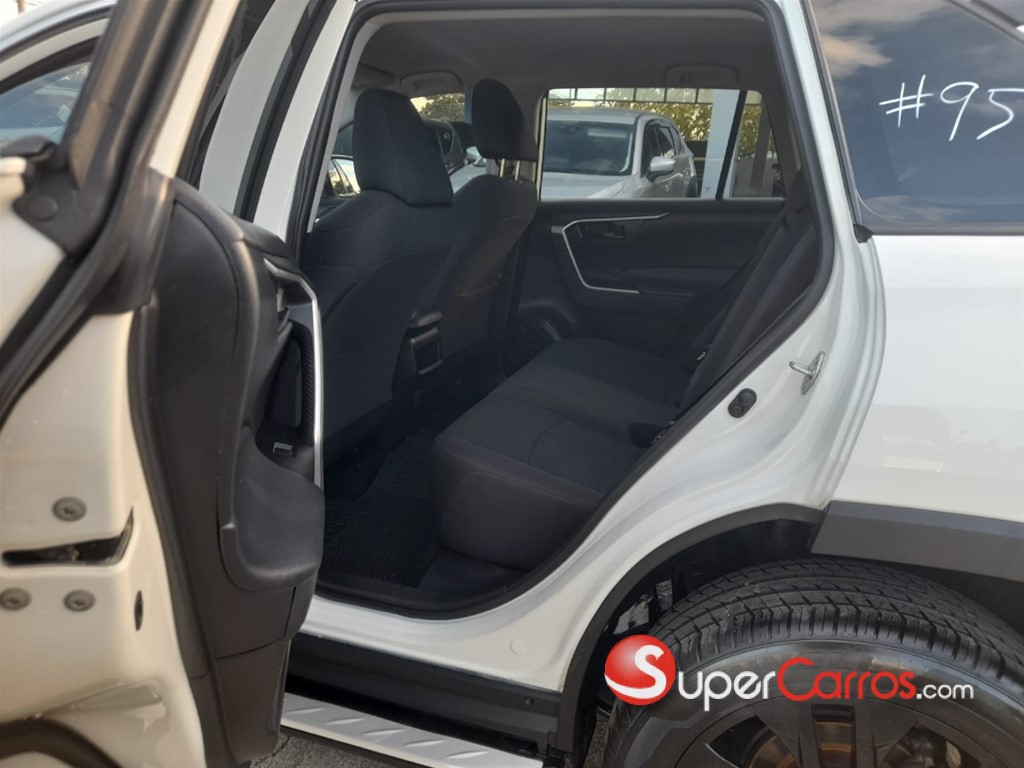 2021 Toyota RAV4 LE — foto 7 / 11