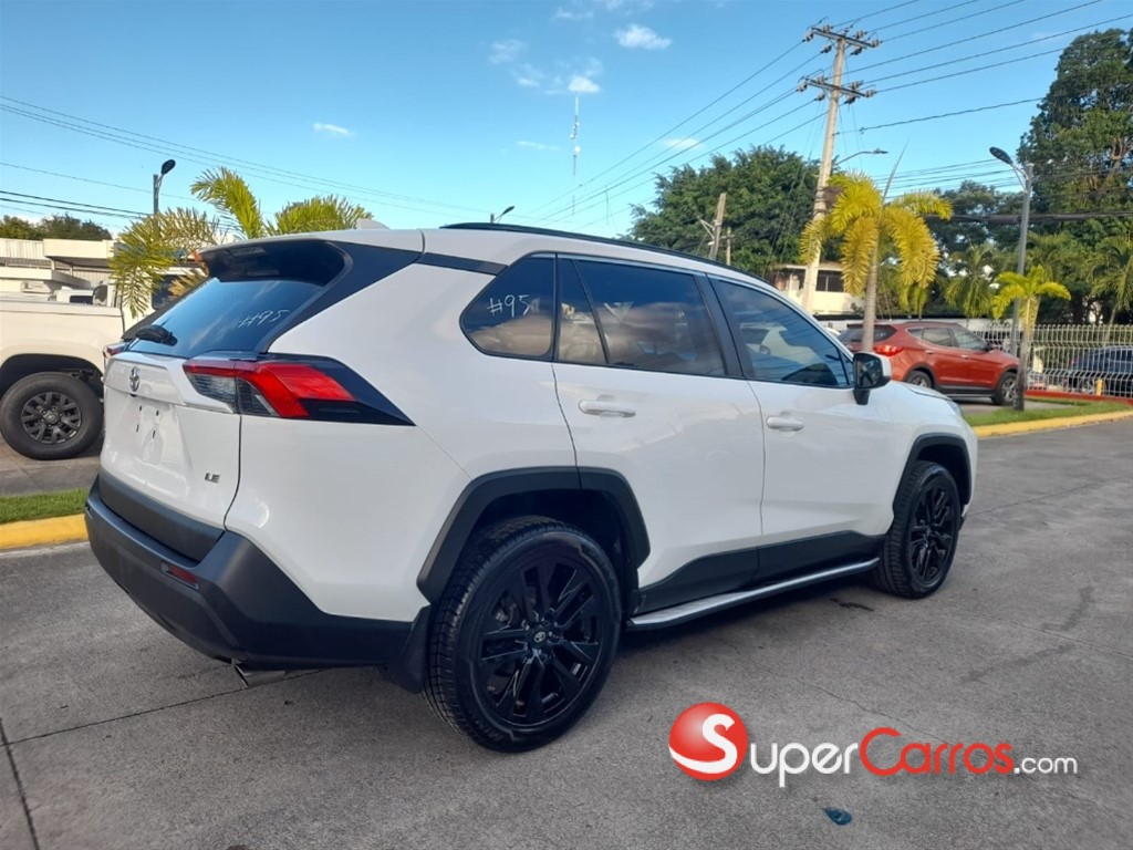 2021 Toyota RAV4 LE — foto 8 / 11