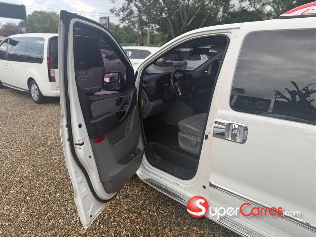 2021 Hyundai Grand Starex — foto 9 / 12