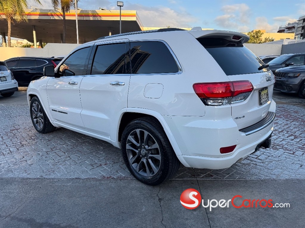 2018 Jeep Cherokee Overland — foto 6 / 9