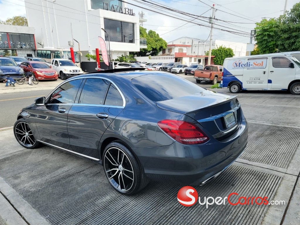 2016 Mercedes-Benz Clase C 300 4 Matic — foto 4 / 9