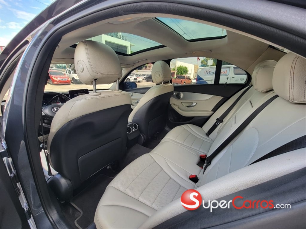 2016 Mercedes-Benz Clase C 300 4 Matic — foto 7 / 9