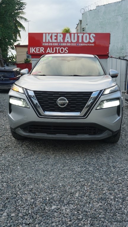 2021 Nissan Rogue SV — foto 2 / 10
