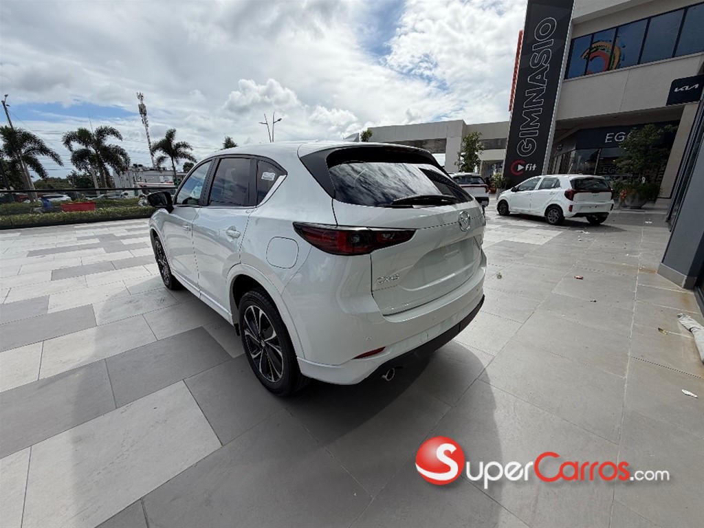 2027 Mazda CX-5 GS — foto 6 / 12