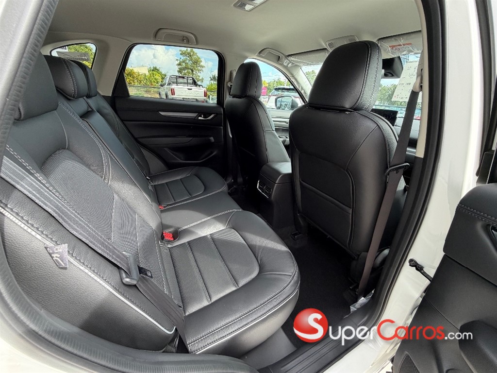 2027 Mazda CX-5 GS — foto 8 / 12