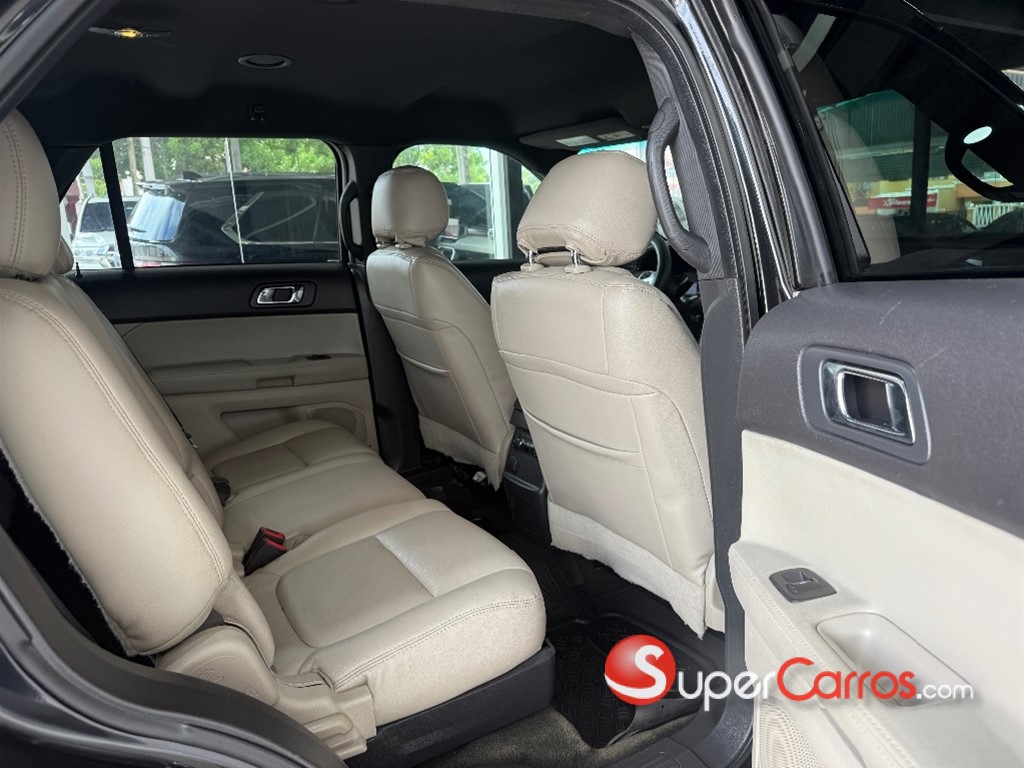 2014 Ford Explorer — foto 5 / 12