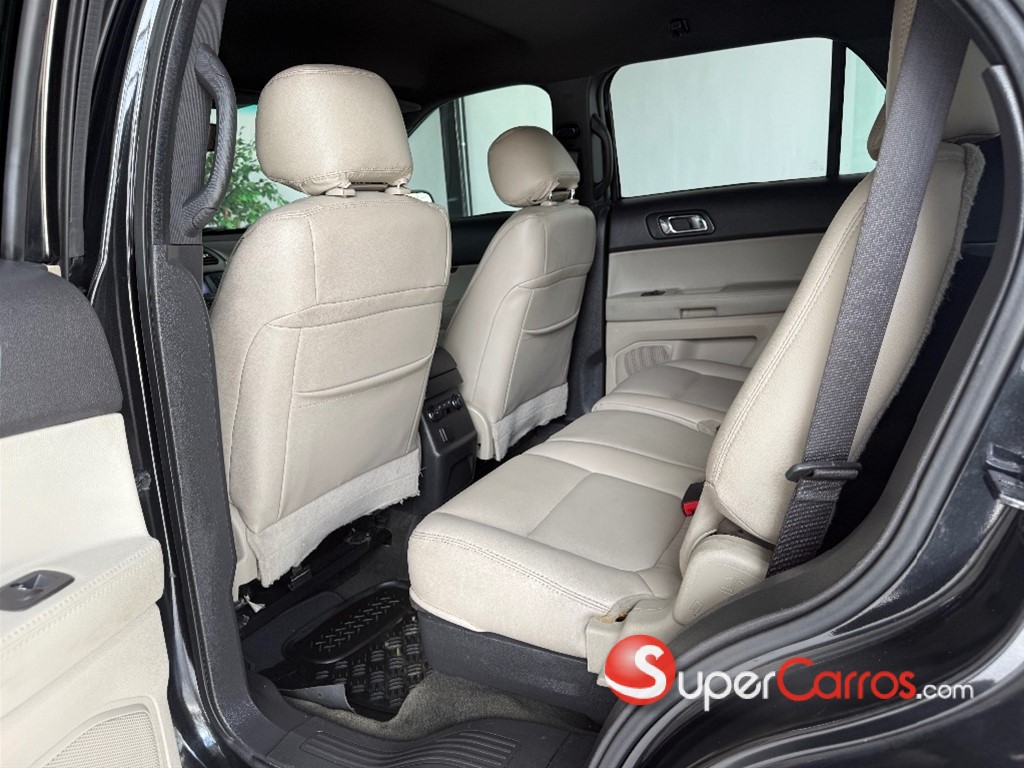 2014 Ford Explorer — foto 7 / 12
