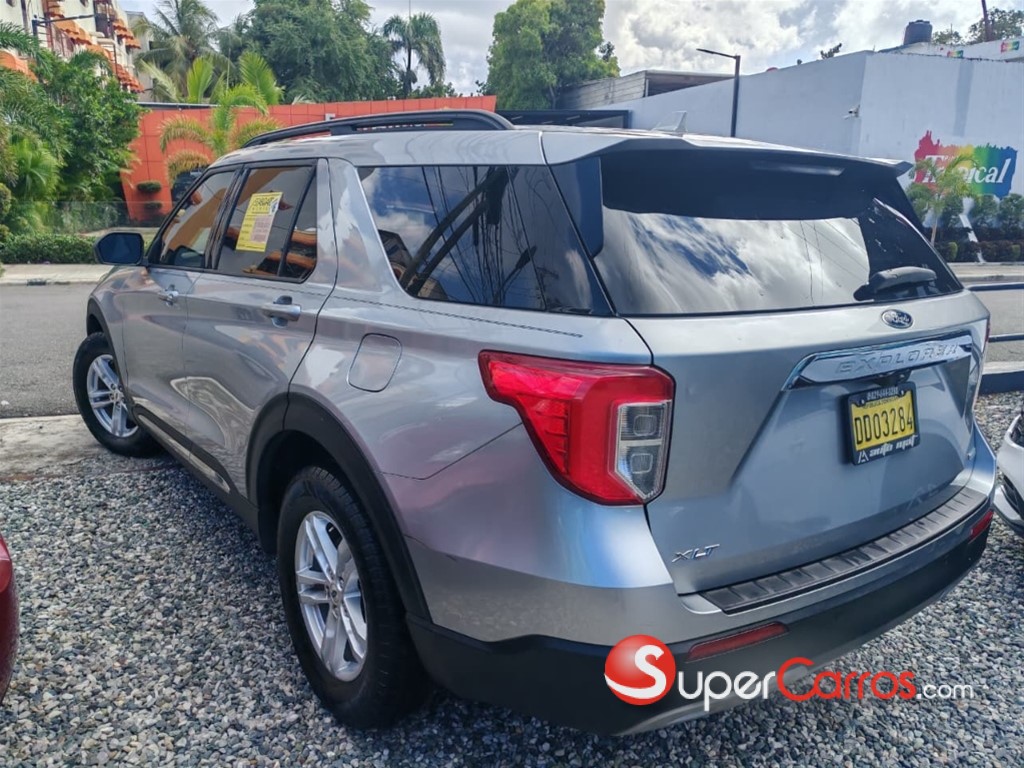 2020 Ford Explorer XLT — foto 4 / 10