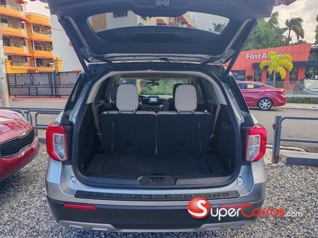 2020 Ford Explorer XLT — foto 10 / 10