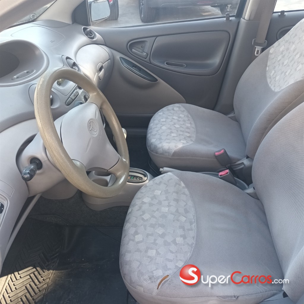 2002 Toyota Yaris — foto 4 / 10