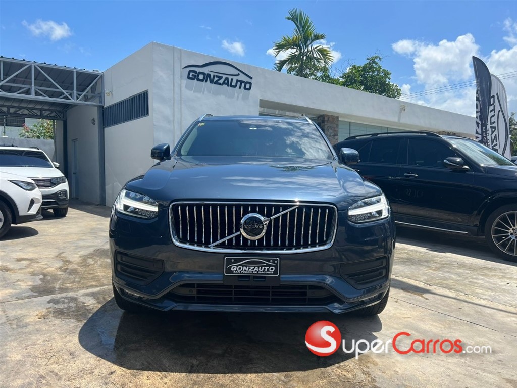 2021 Volvo XC90 Momentum T5