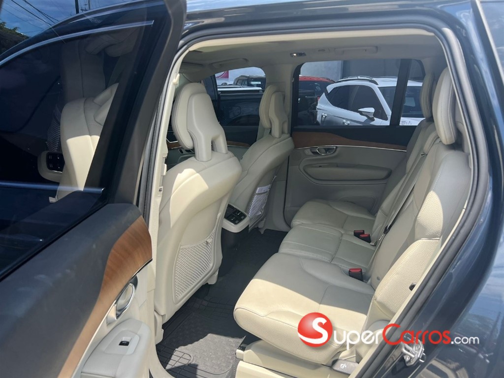 2021 Volvo XC90 Momentum T5 — foto 8 / 10