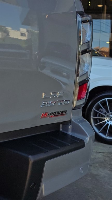 2027 Isuzu DMAX LSE — foto 7 / 10