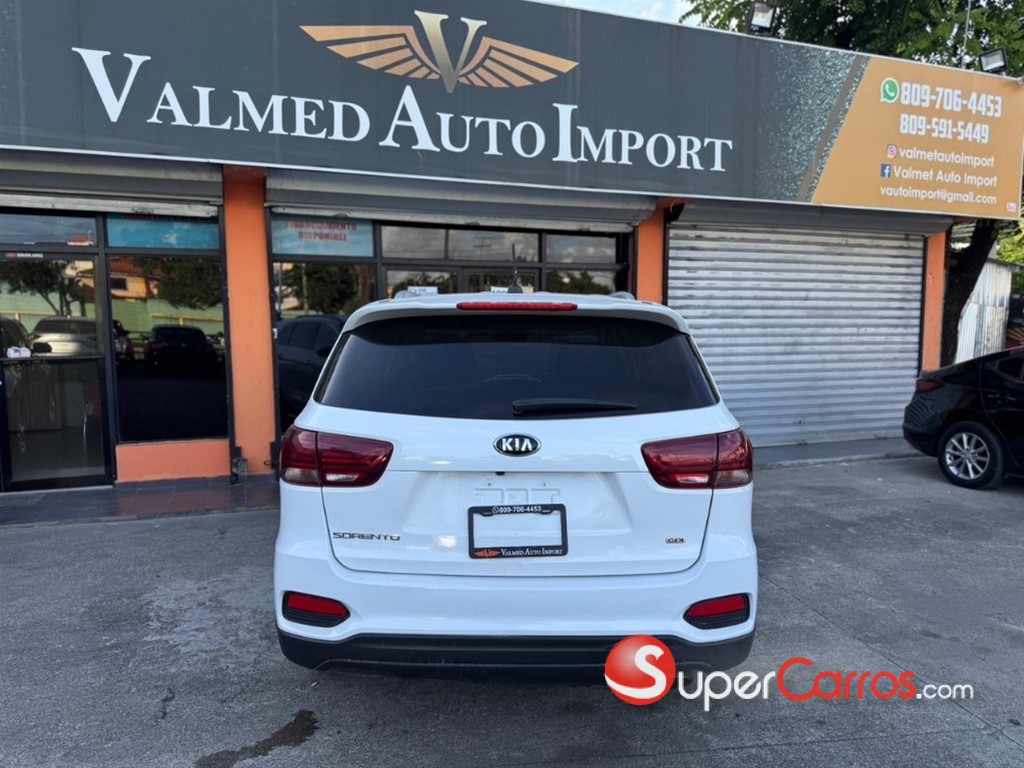 2020 Kia Sorento LX — foto 9 / 12