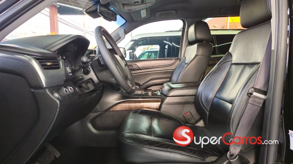 2015 Chevrolet Suburban — foto 2 / 10